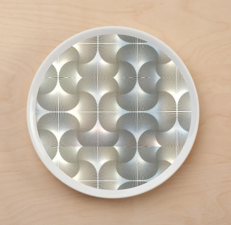 Shadow Illusions Plate Accent