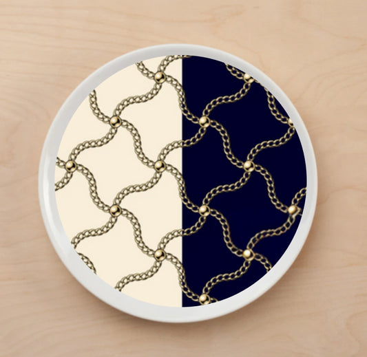 Split Chain Effect Plate Accent